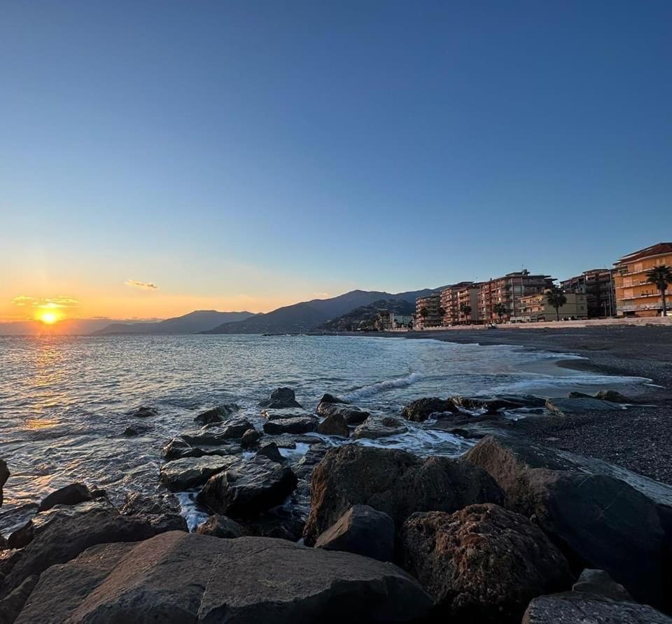 Apartmán Da Dharma Ventimiglia Exteriér fotografie